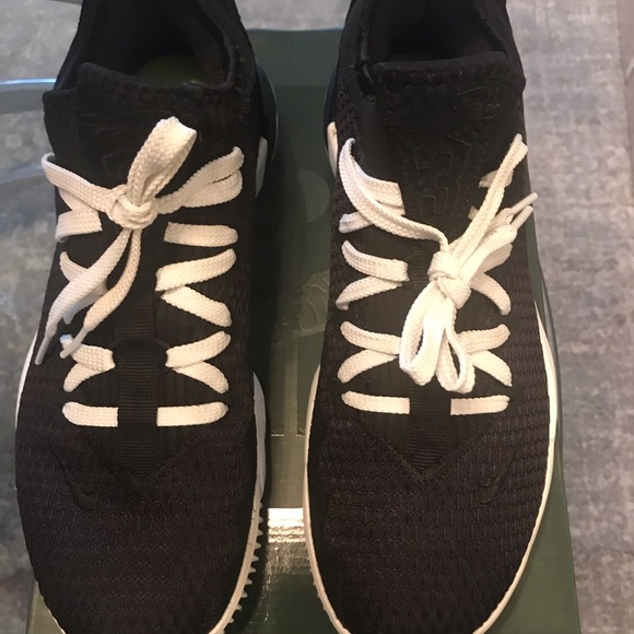 LeBron 16 - Picture 5 of 9